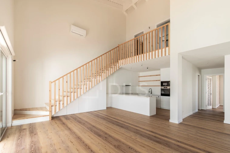 Moradia T4 para Venda em Santa Maria do Castelo e Santiago e Santa Susana Foto 7