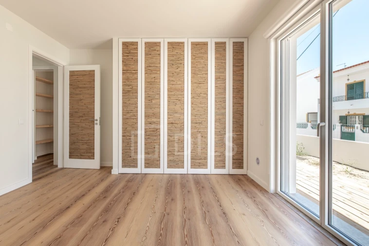 Moradia T4 para Venda em Santa Maria do Castelo e Santiago e Santa Susana Foto 13