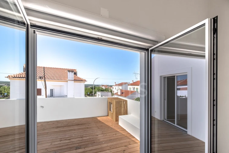 Moradia T4 para Venda em Santa Maria do Castelo e Santiago e Santa Susana Foto 21