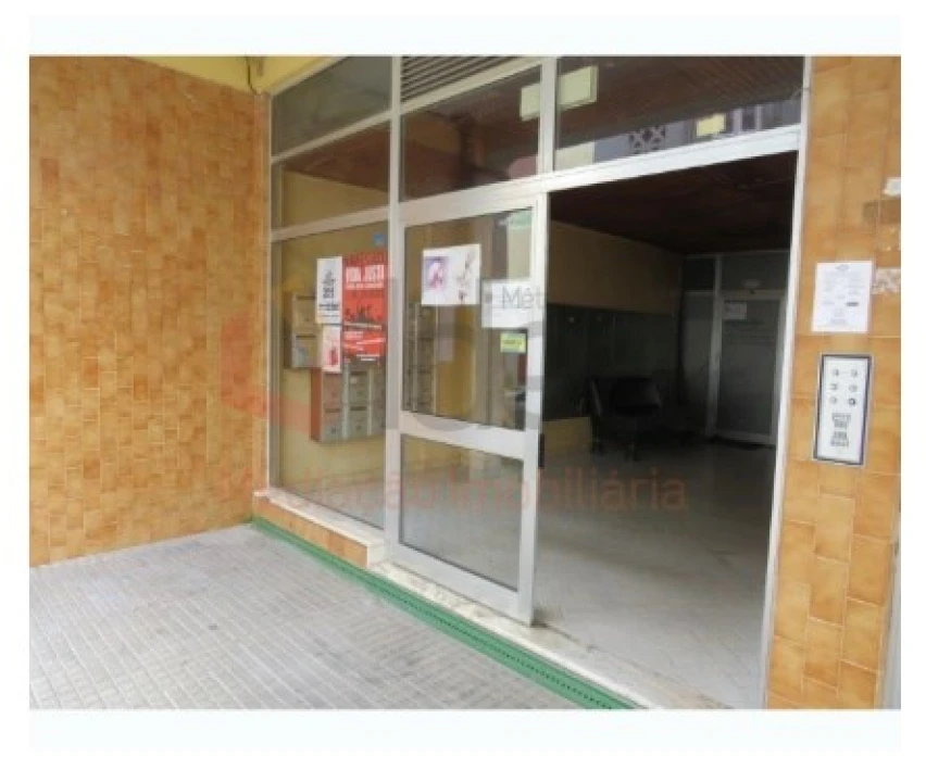 Loja para Venda em Alto do Seixalinho, Santo André e Verderena Foto 1