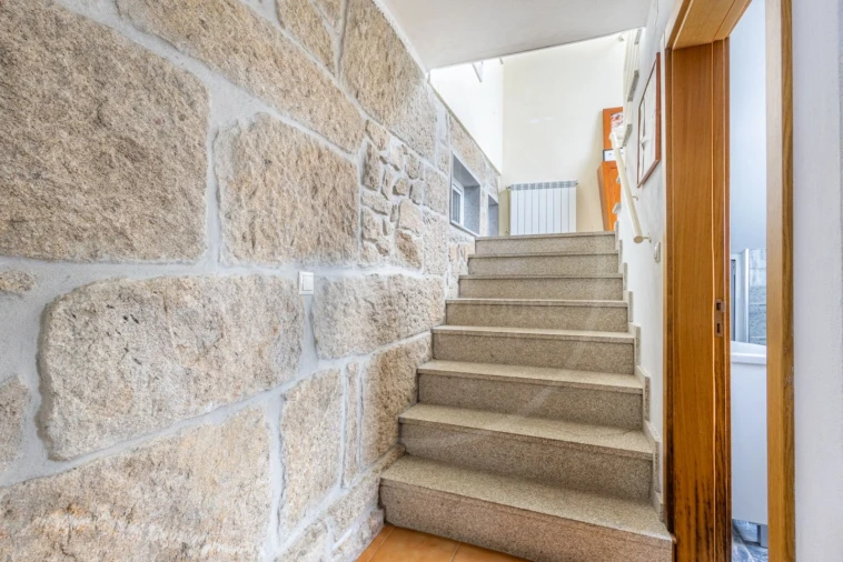 Moradia T3 para Venda em Santa Cruz/Trindade e Sanjurge Foto 6