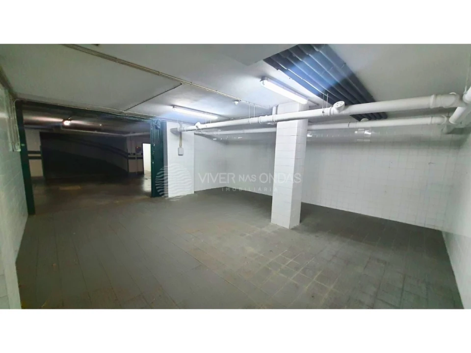 Garagem para Arrendamento em Lordelo do Ouro e Massarelos Foto 1