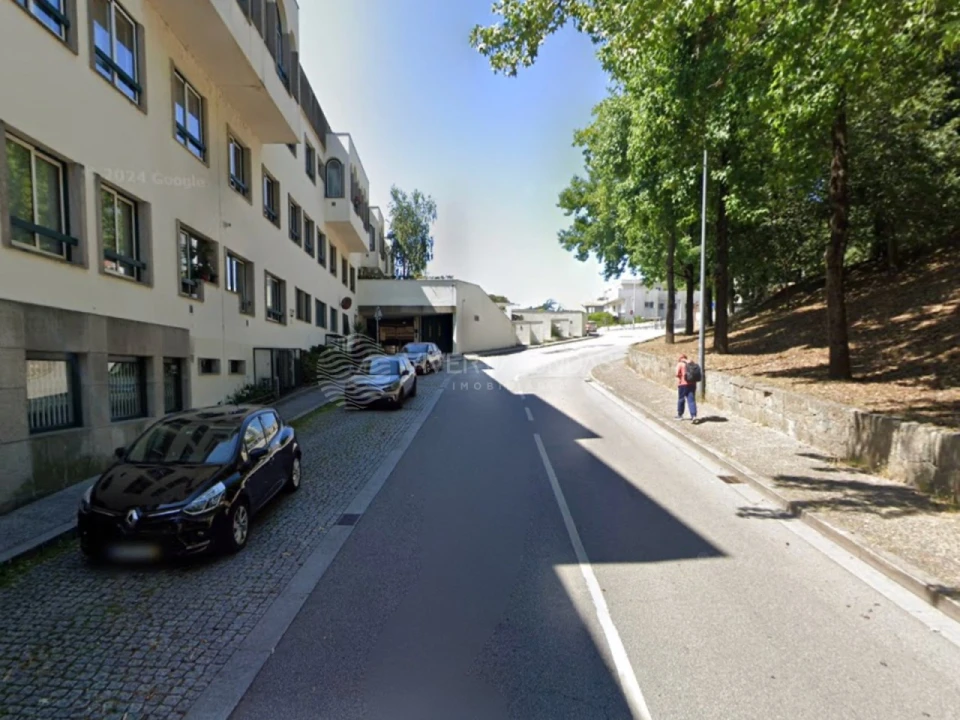 Garagem para Arrendamento em Lordelo do Ouro e Massarelos Foto 7