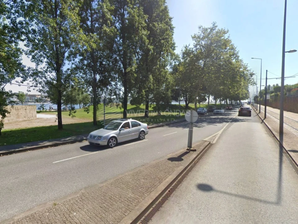 Garagem para Arrendamento em Lordelo do Ouro e Massarelos Foto 8