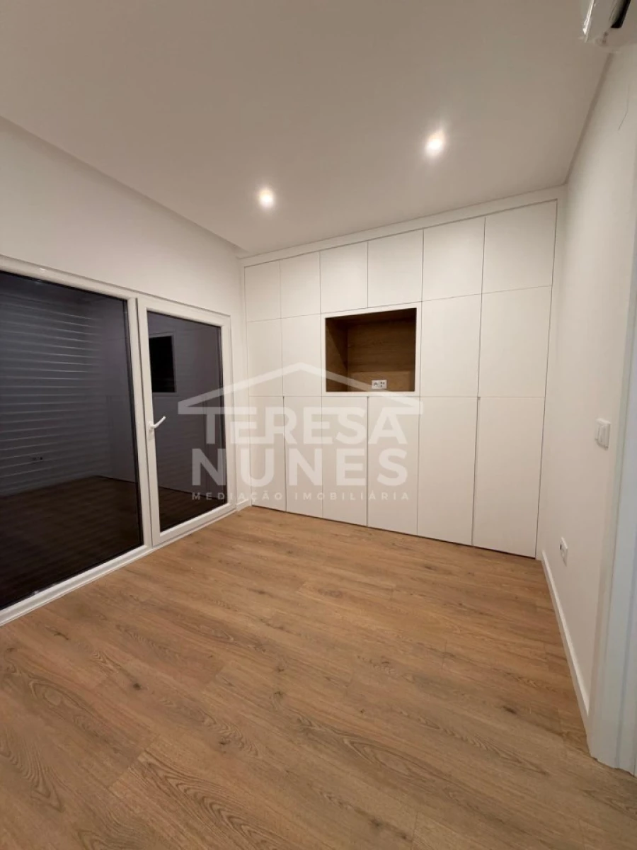 Moradia T3 para Venda em Quinta do Conde Foto 32