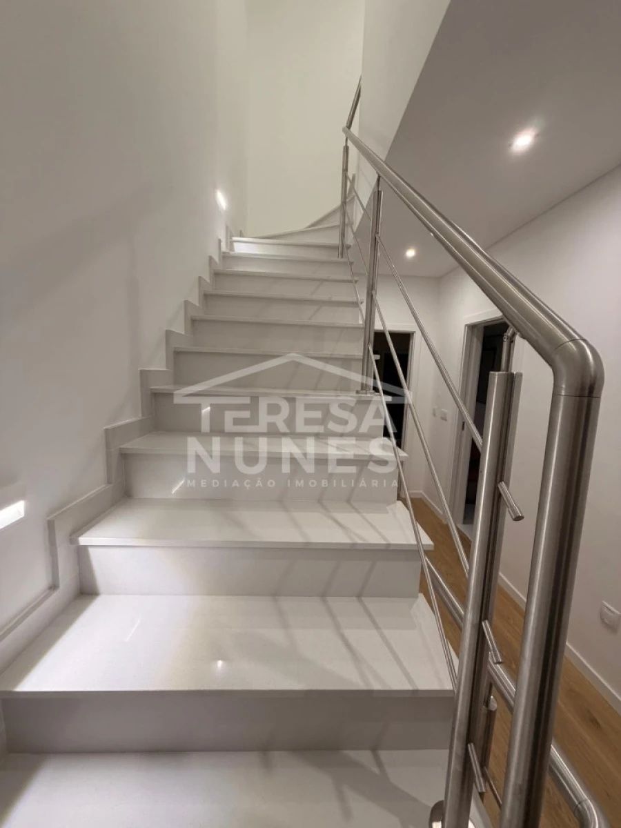 Moradia T3 para Venda em Quinta do Conde Foto 48