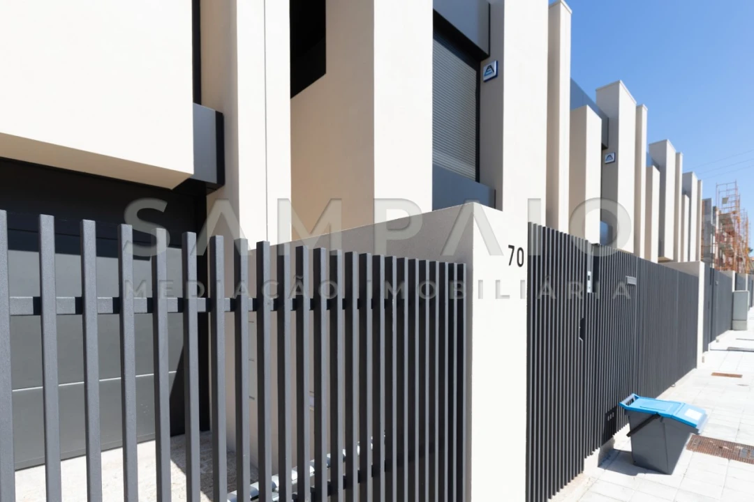 Moradia T3 para Venda em Fânzeres e São Pedro da Cova Foto 4