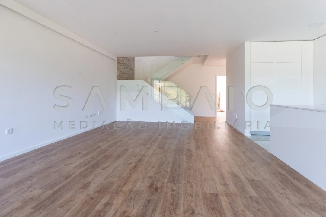 Moradia T3 para Venda em Fânzeres e São Pedro da Cova Foto 25