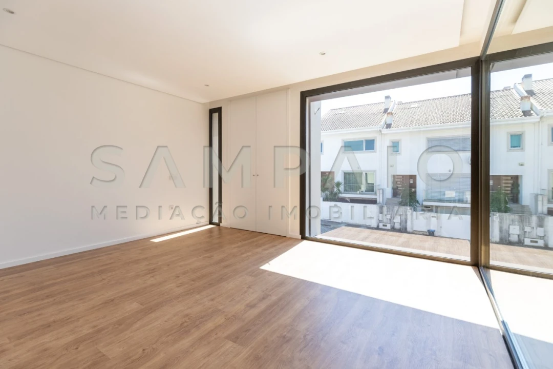 Moradia T3 para Venda em Fânzeres e São Pedro da Cova Foto 35