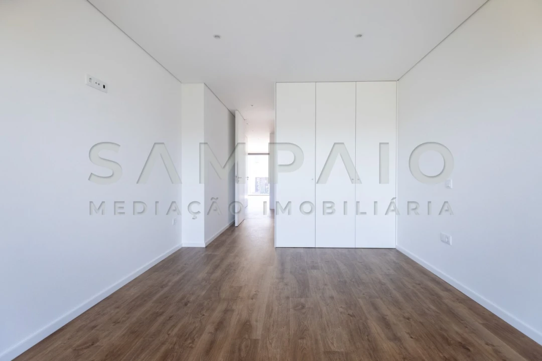 Moradia T3 para Venda em Fânzeres e São Pedro da Cova Foto 46