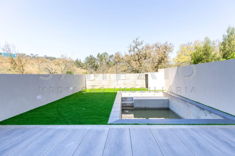 Moradia T3 para Venda em Fânzeres e São Pedro da Cova Foto 68