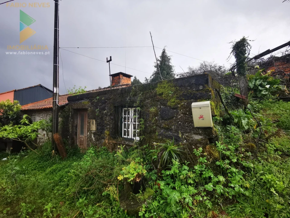 Moradia T2 para Venda em Gondufe Foto 4