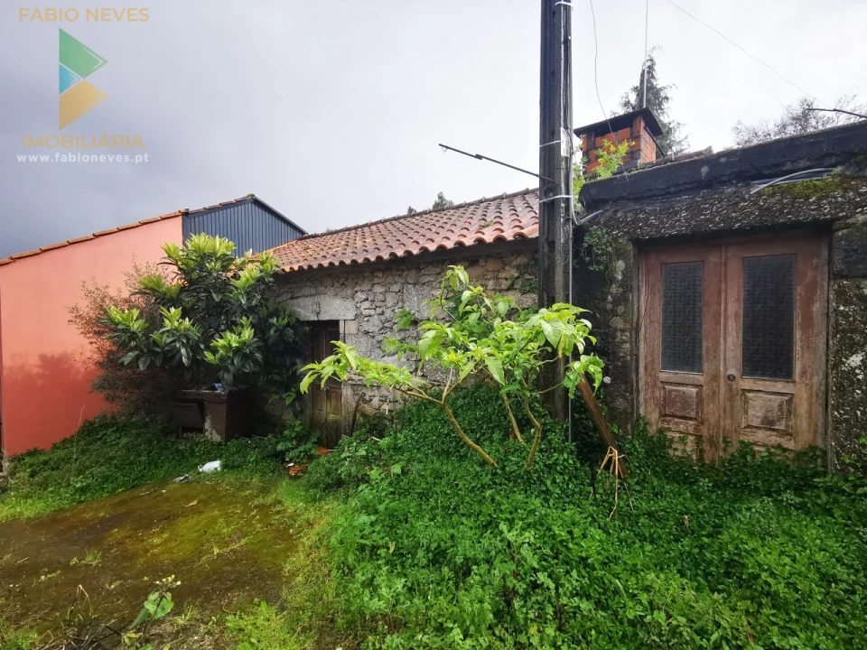 Moradia T2 para Venda em Gondufe Foto 6