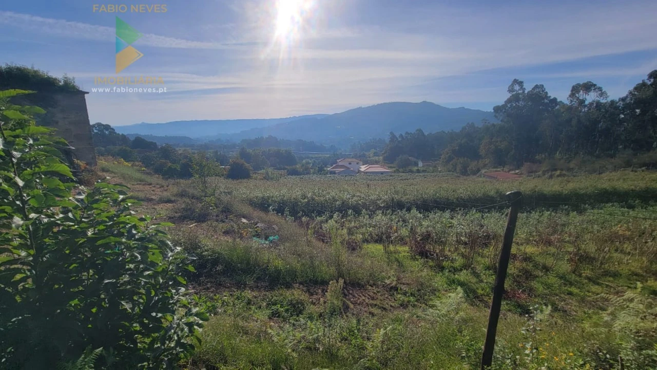 Terreno para Venda em Refoios do Lima Foto 2