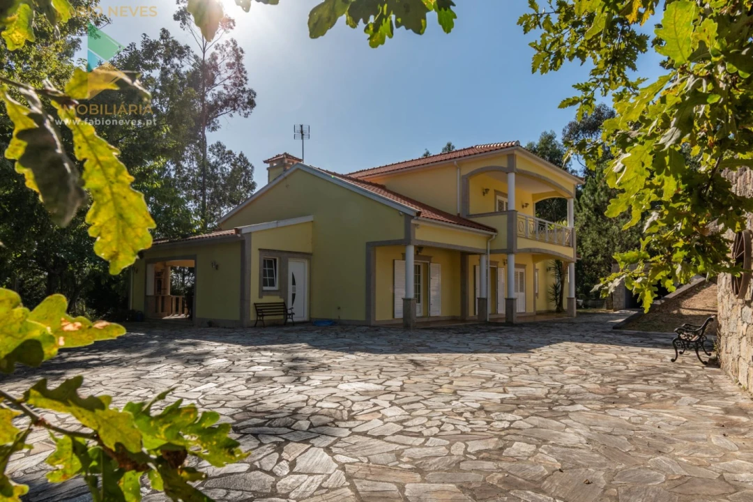 Moradia T3 para Venda em Refoios do Lima Foto 4