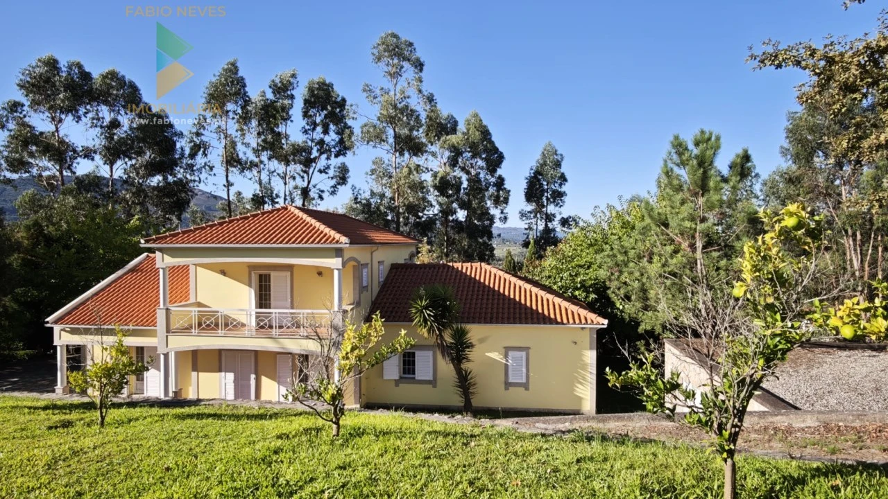 Moradia T3 para Venda em Refoios do Lima Foto 1