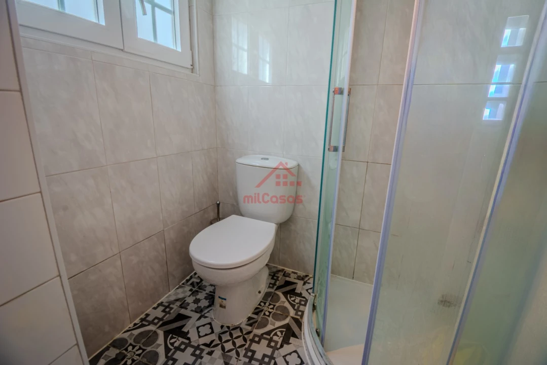 Moradia T2 para Venda em São Pedro da Cadeira Foto 8