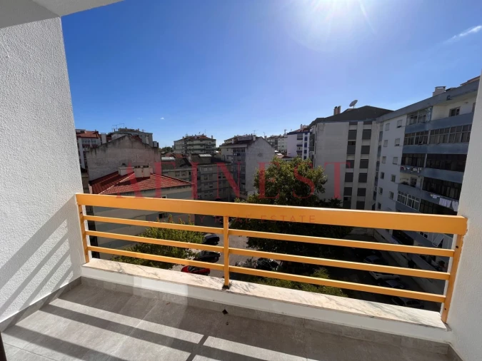 Apartamento T2 para Venda em Amora Foto 31