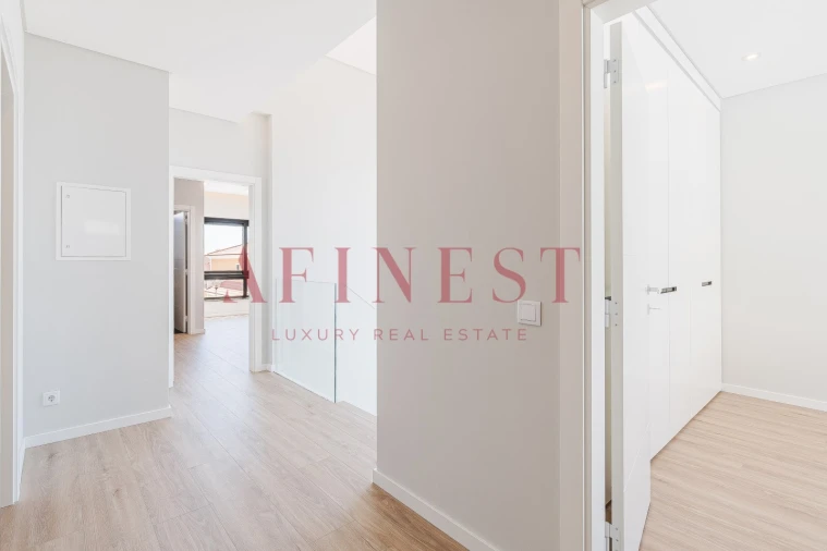 Moradia T4 para Venda em Carcavelos e Parede Foto 56