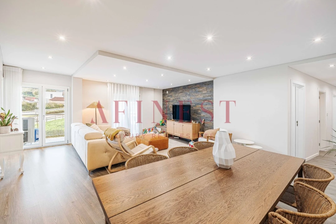 Apartamento T3 para Venda em Ramada e Caneças Foto 3