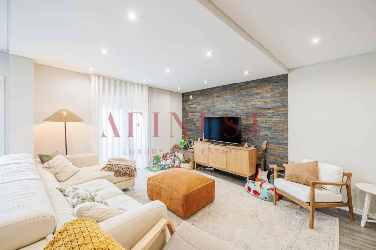 Apartamento T3 para Venda em Ramada e Caneças Foto 3