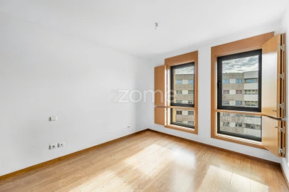 Apartamento T2 para Arrendamento em Lordelo do Ouro e Massarelos