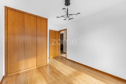 Apartamento T2 para Arrendamento em Lordelo do Ouro e Massarelos