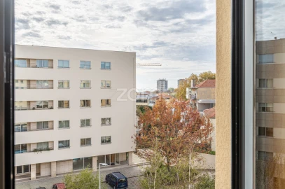 Apartamento T2 para Arrendamento em Lordelo do Ouro e Massarelos