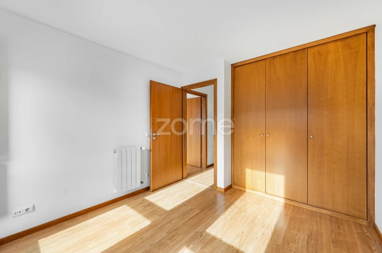 Apartamento T2 para Arrendamento em Lordelo do Ouro e Massarelos Foto 8