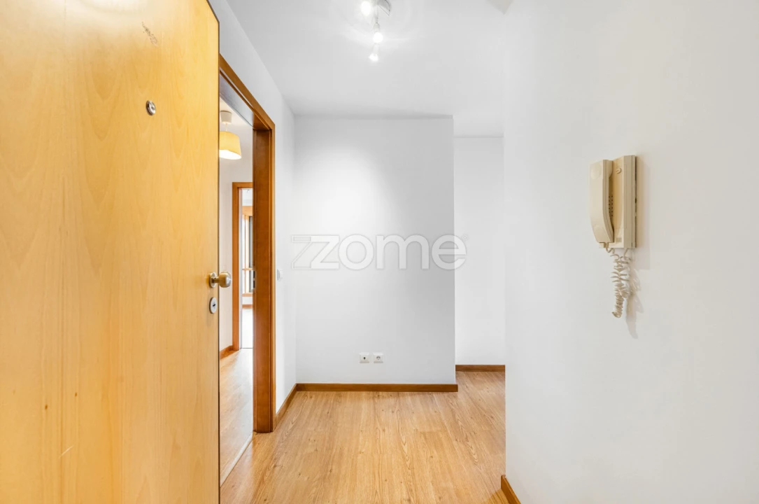 Apartamento T2 para Arrendamento em Lordelo do Ouro e Massarelos Foto 5