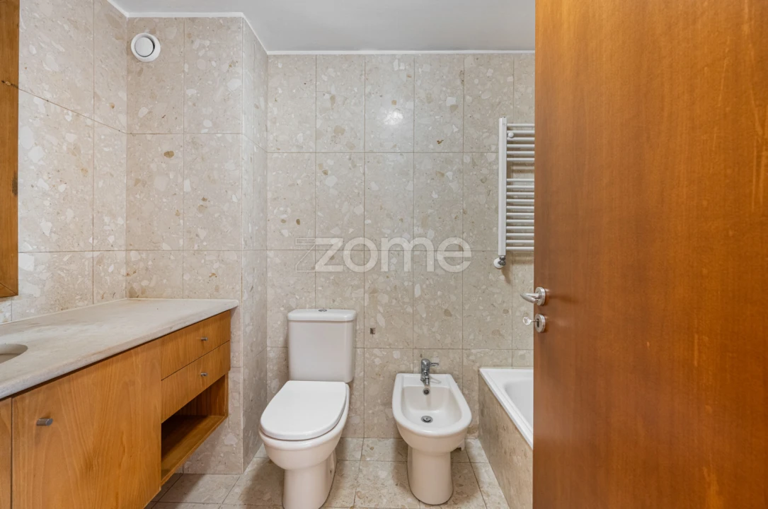 Apartamento T2 para Arrendamento em Lordelo do Ouro e Massarelos Foto 12