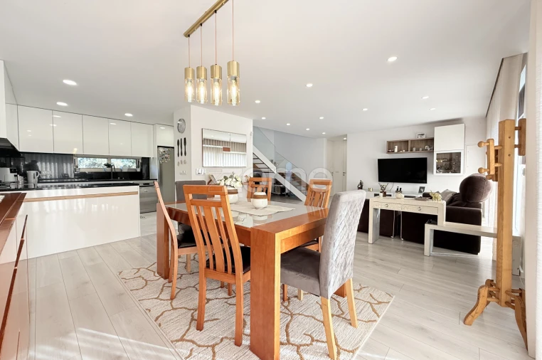 Moradia T4 para Venda em Louro Foto 6