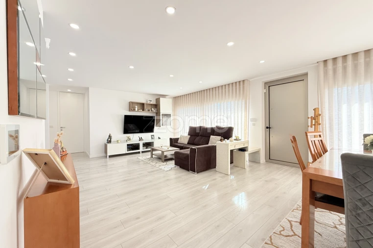 Moradia T4 para Venda em Louro Foto 3