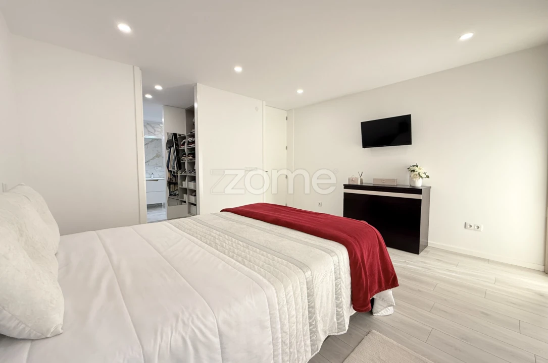 Moradia T4 para Venda em Louro Foto 18