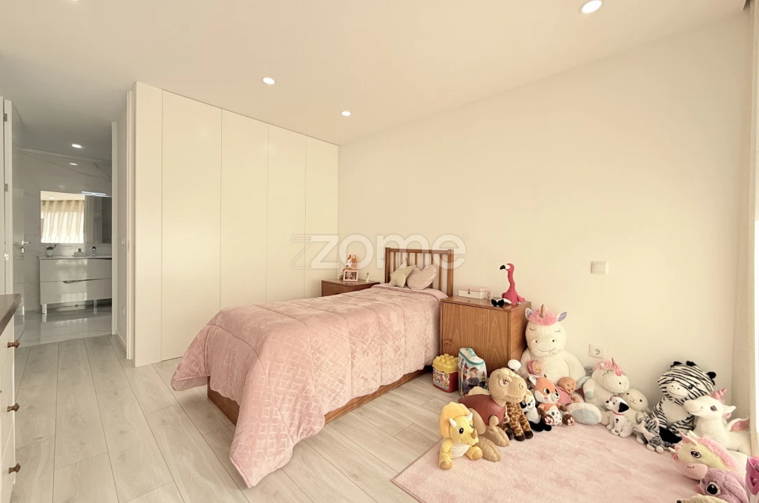 Moradia T4 para Venda em Louro Foto 27