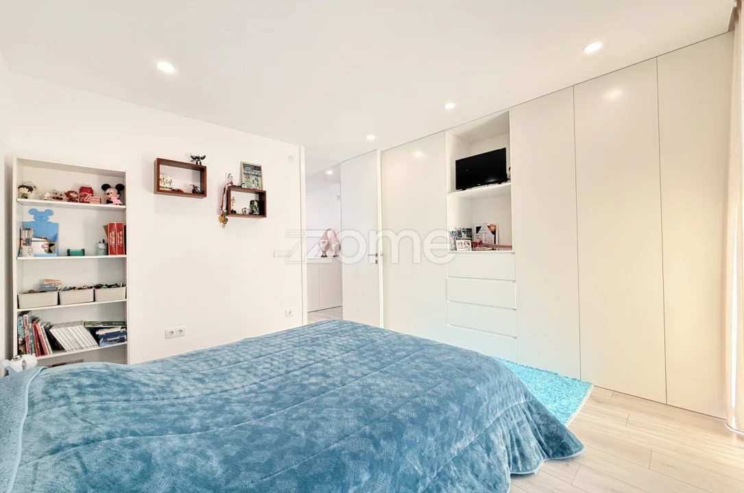 Moradia T4 para Venda em Louro Foto 23