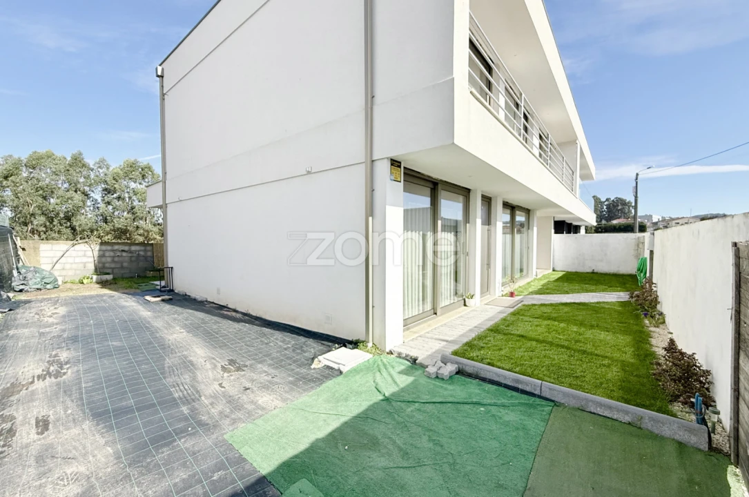 Moradia T4 para Venda em Louro Foto 30