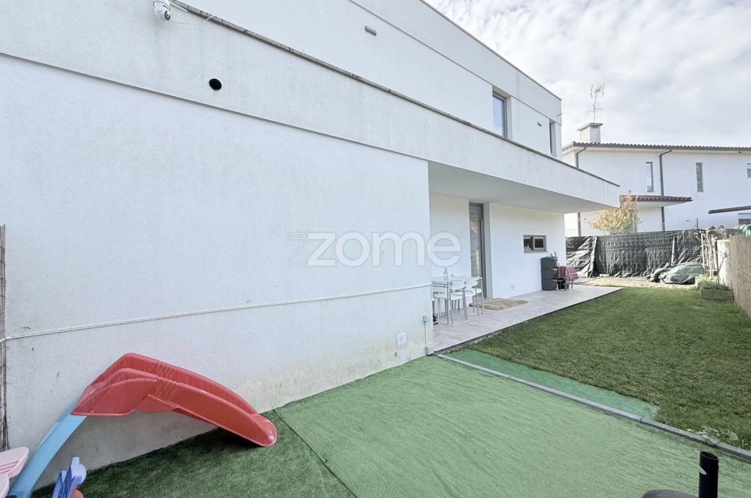 Moradia T4 para Venda em Louro Foto 31