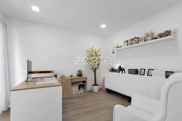 Moradia T4 para Venda em Canidelo Foto 5