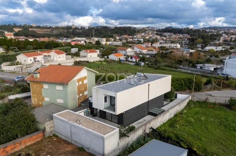 Moradia T4 para Venda em Canidelo Foto 31