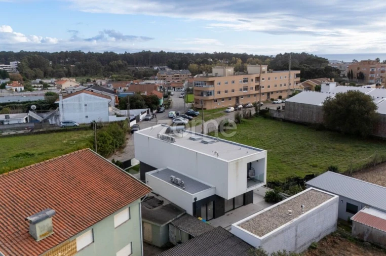 Moradia T4 para Venda em Canidelo Foto 32