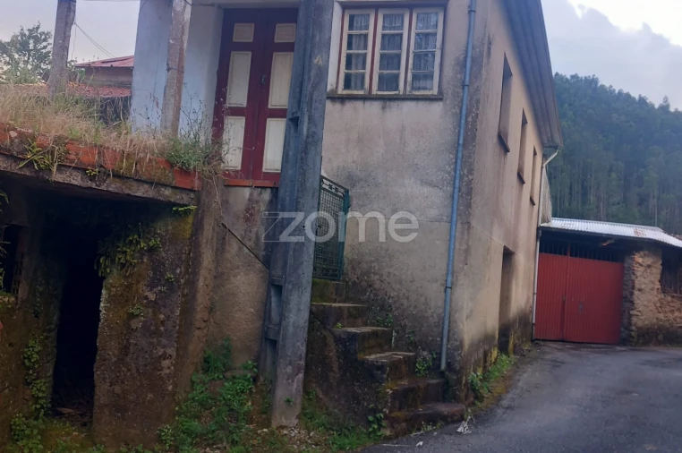 Moradia T2 para Venda em Trezoi Foto 4