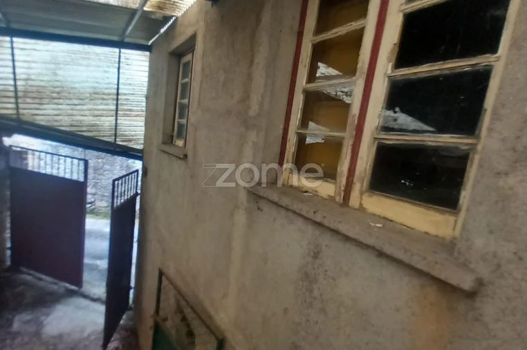 Moradia T2 para Venda em Trezoi Foto 7