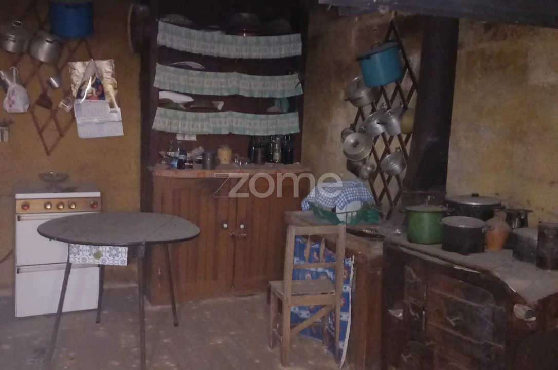 Moradia T2 para Venda em Trezoi Foto 11