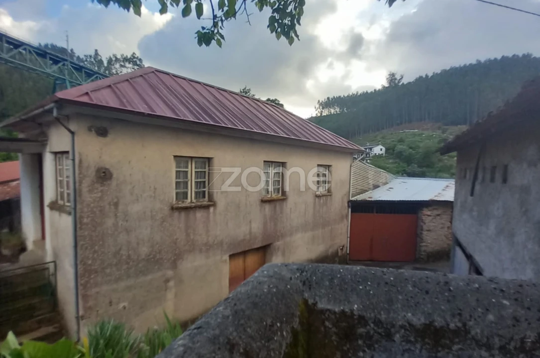 Moradia T2 para Venda em Trezoi Foto 3