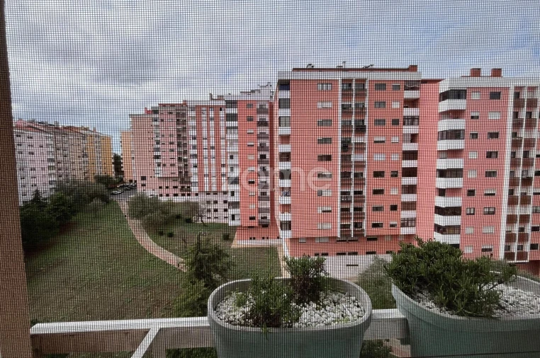 Apartamento T3 para Venda em Cacém e São Marcos Foto 40