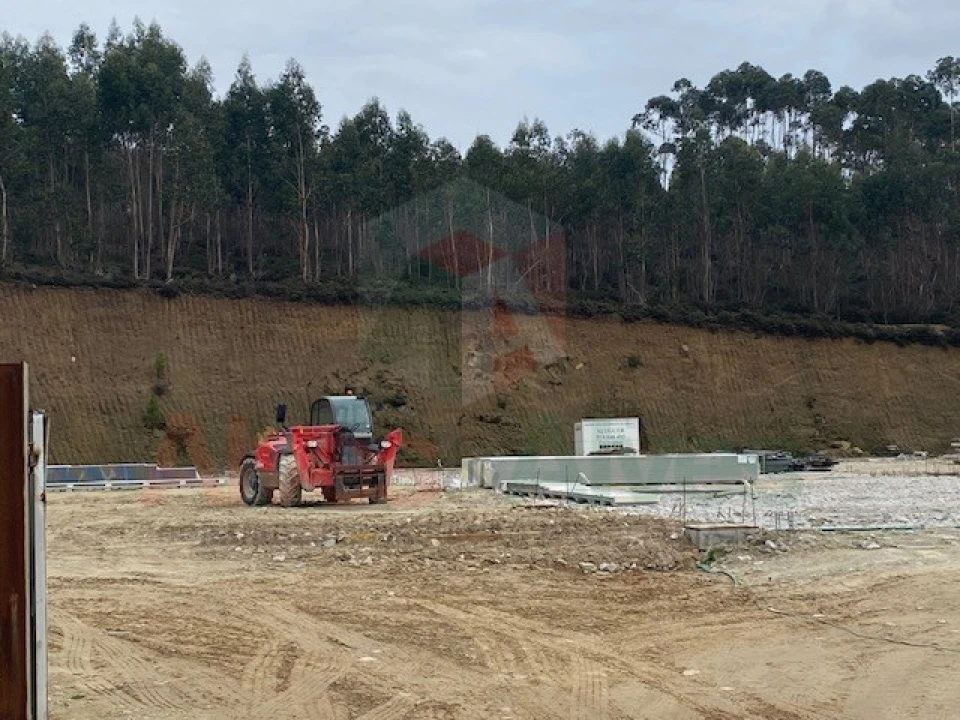 Armazém para Venda em Lordelo Foto 1