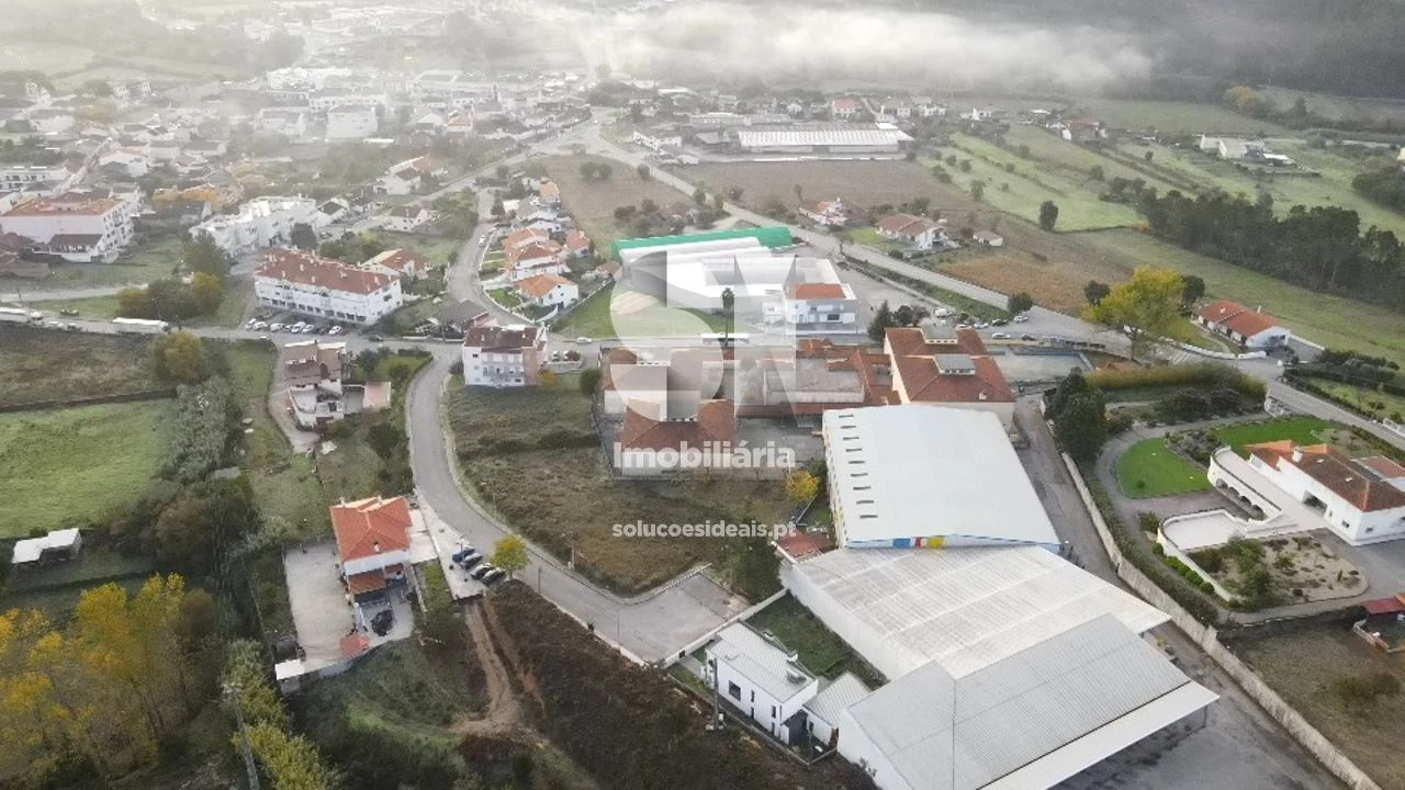 Terreno para Venda em Louriçal Foto 1