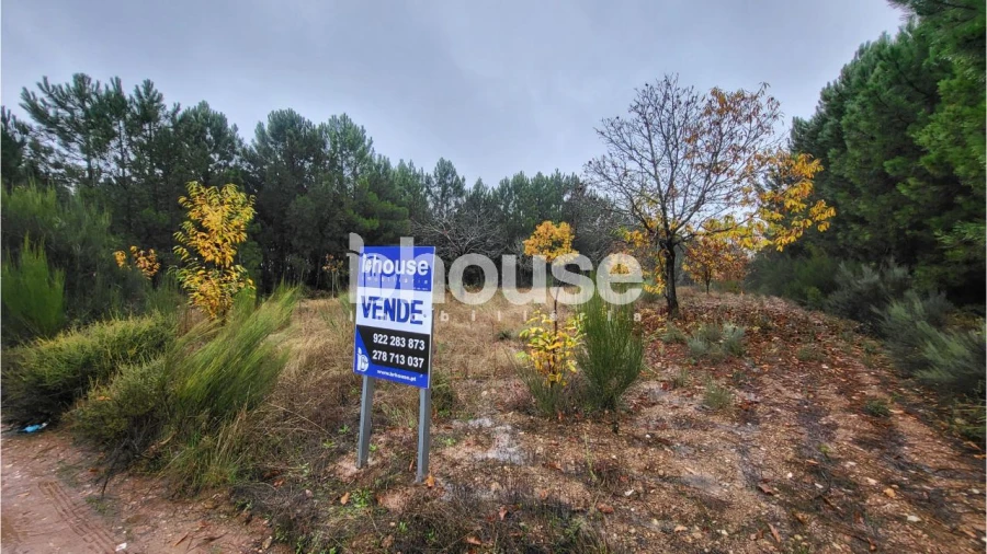 Terreno para Venda em Carrazedo de Montenegro e Curros