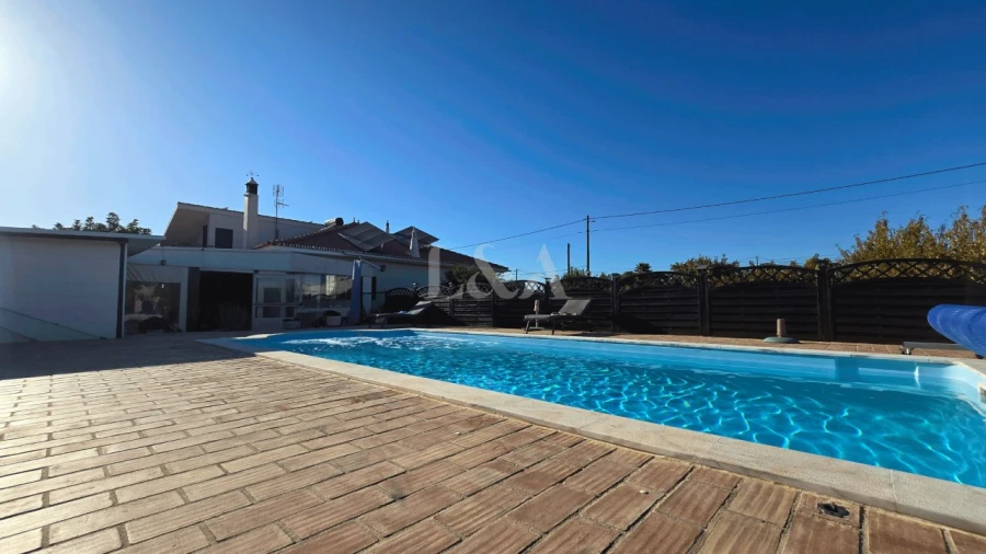 Moradia T4 para Venda em Luz de Tavira e Santo Estêvão Foto 1